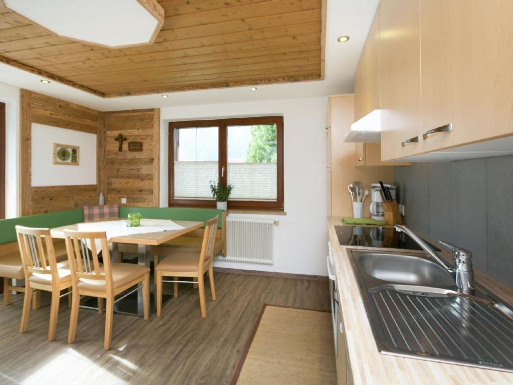 Haus Helene Prantl Apartment Längenfeld Exterior photo